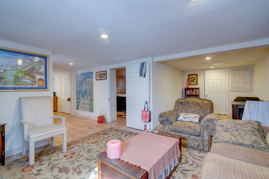 JJ_ 3205 N Pershing Dr-028-2