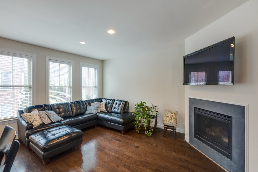 JJ_2529 S Kenmore Ct-21